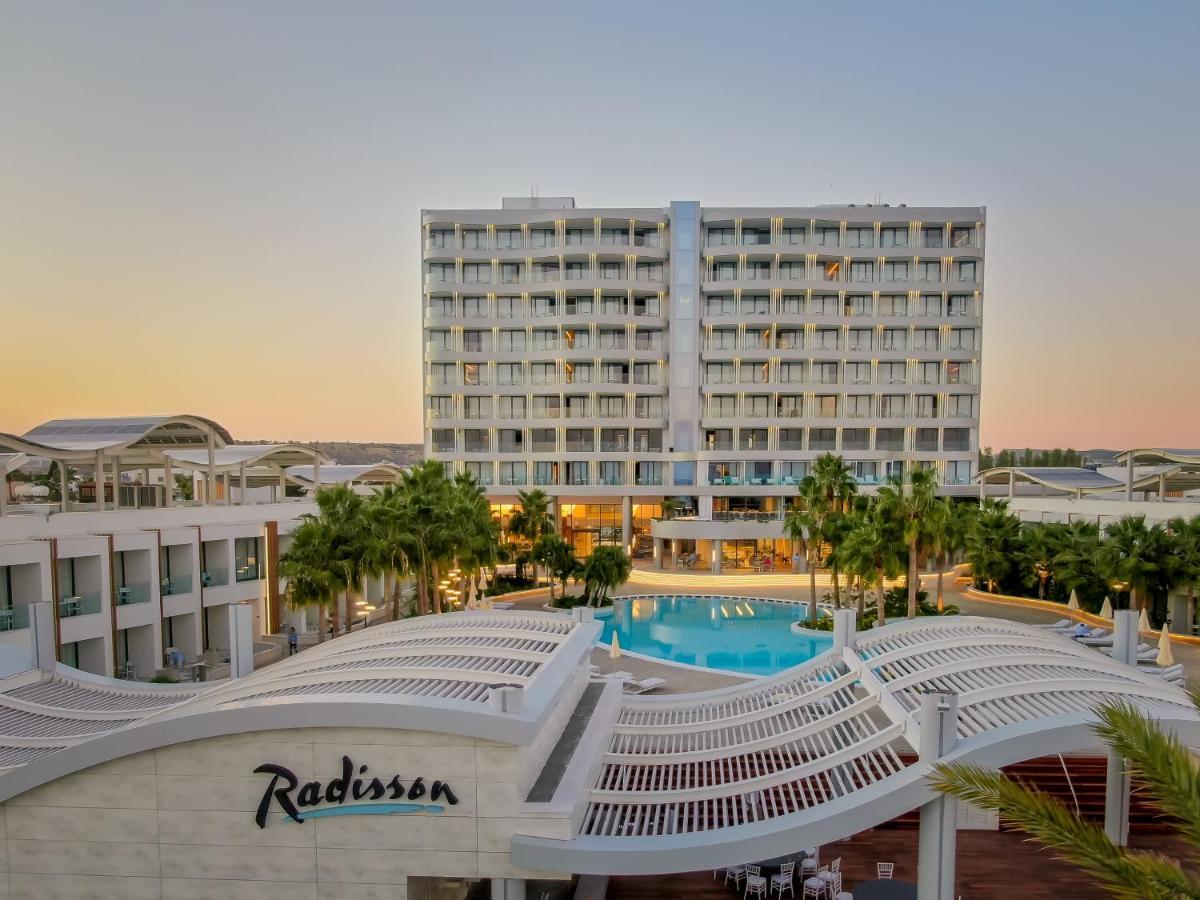 Radisson Beach Resort Lárnaka Eksteriør bilde