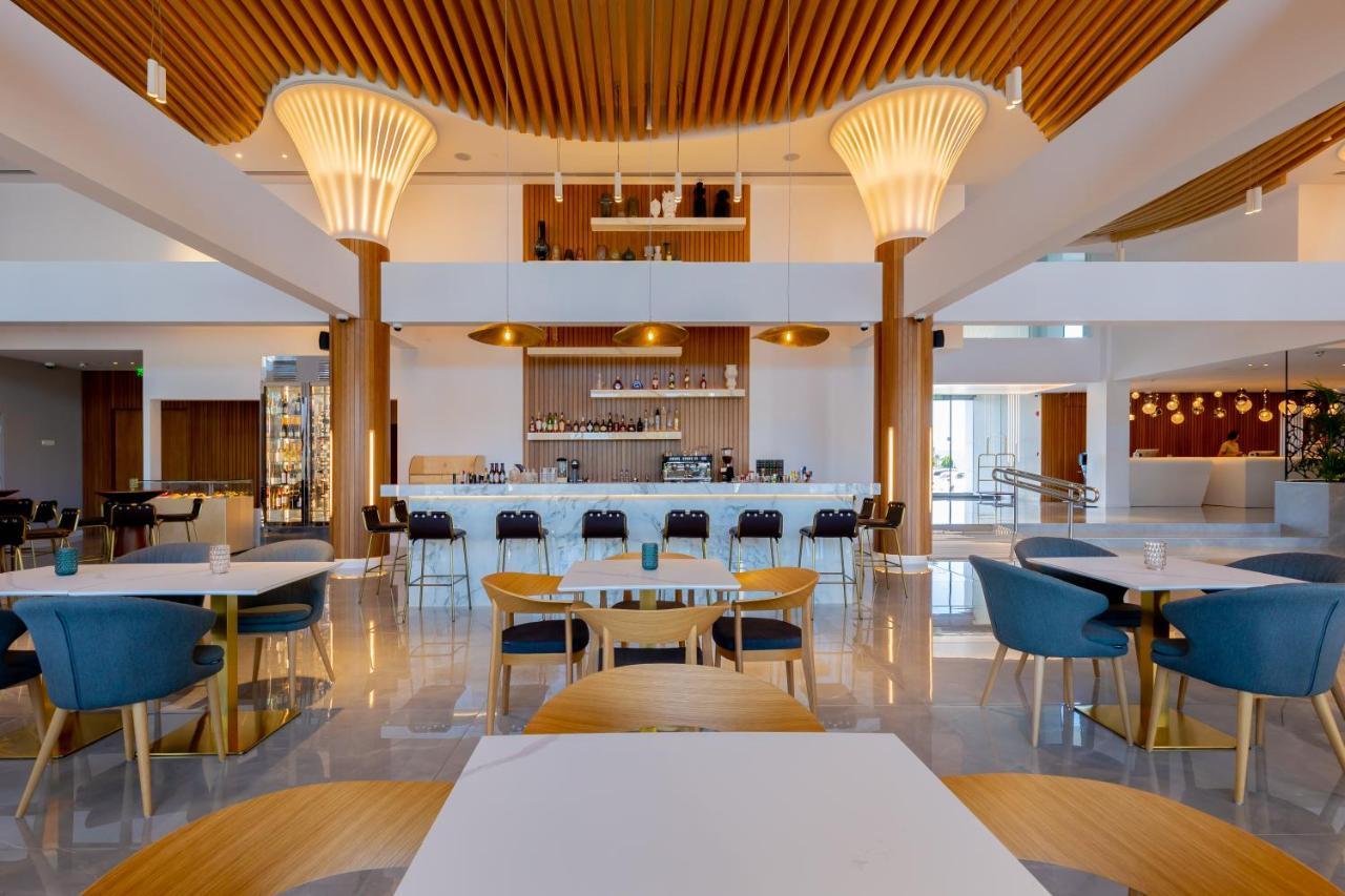 Radisson Beach Resort Lárnaka Eksteriør bilde