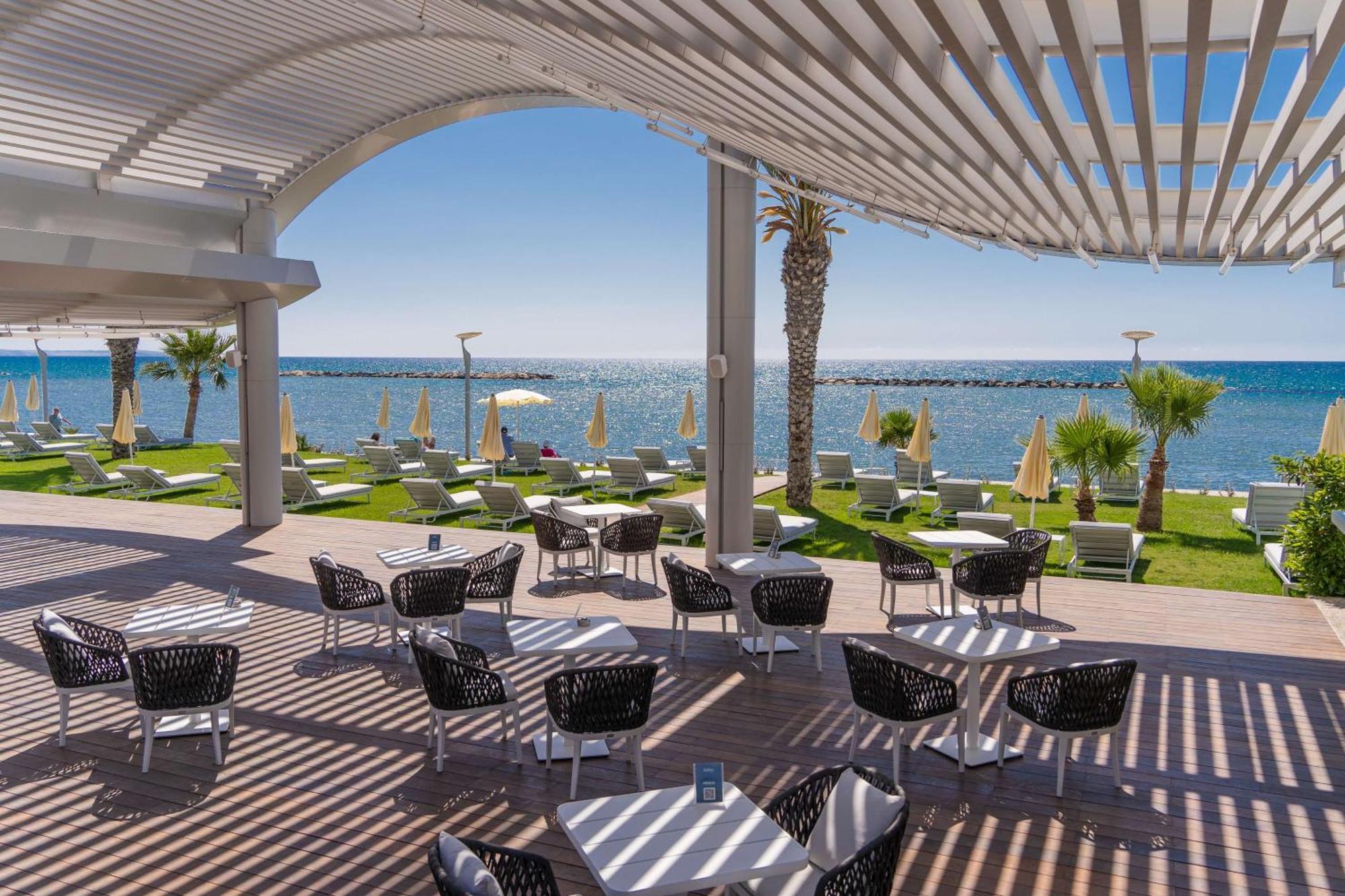 Radisson Beach Resort Lárnaka Eksteriør bilde