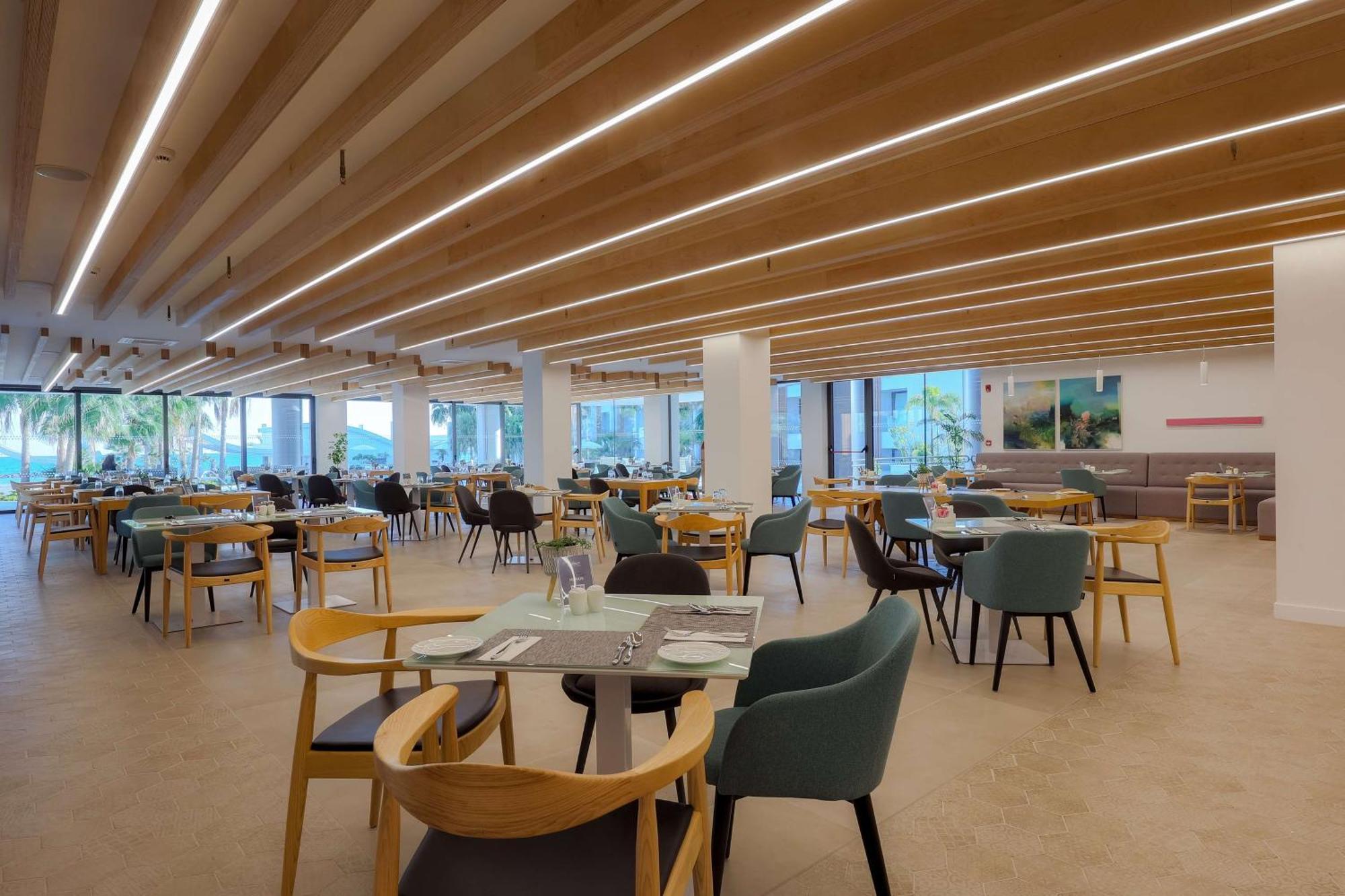 Radisson Beach Resort Lárnaka Eksteriør bilde