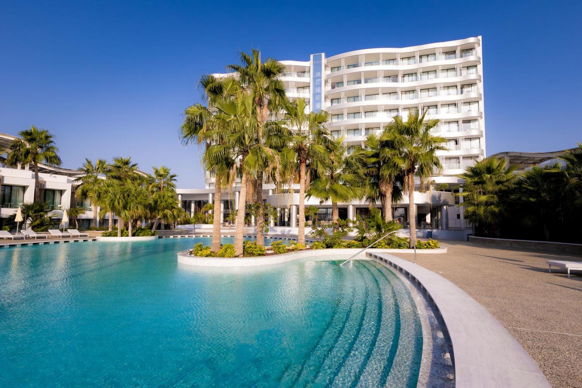 Radisson Beach Resort Lárnaka Eksteriør bilde